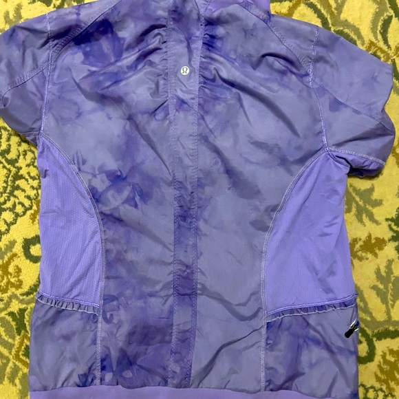 Lululemon jacket. - Picture 2 of 2